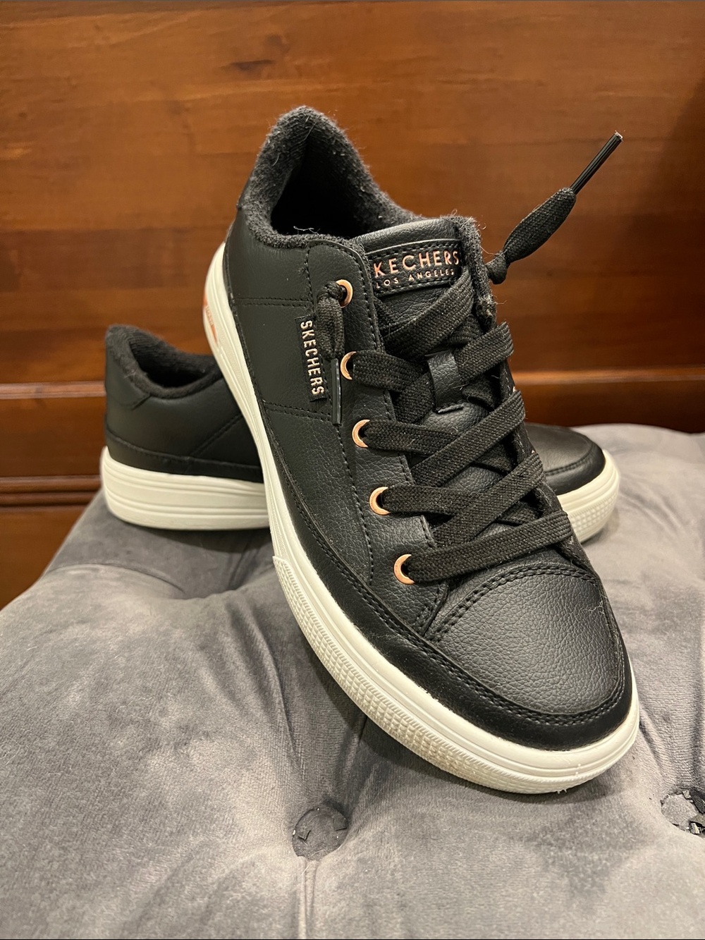 Skechers Arch Fit Black Low-Top Sneakers with White Sole and Rose Gold Eyelets